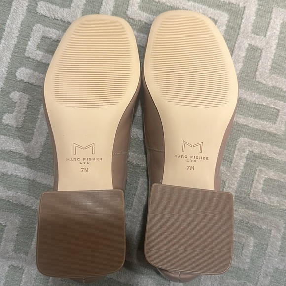 NWT Tan patent Marc Fisher Mary Jane block heel Size 7 - Picture 6 of 8